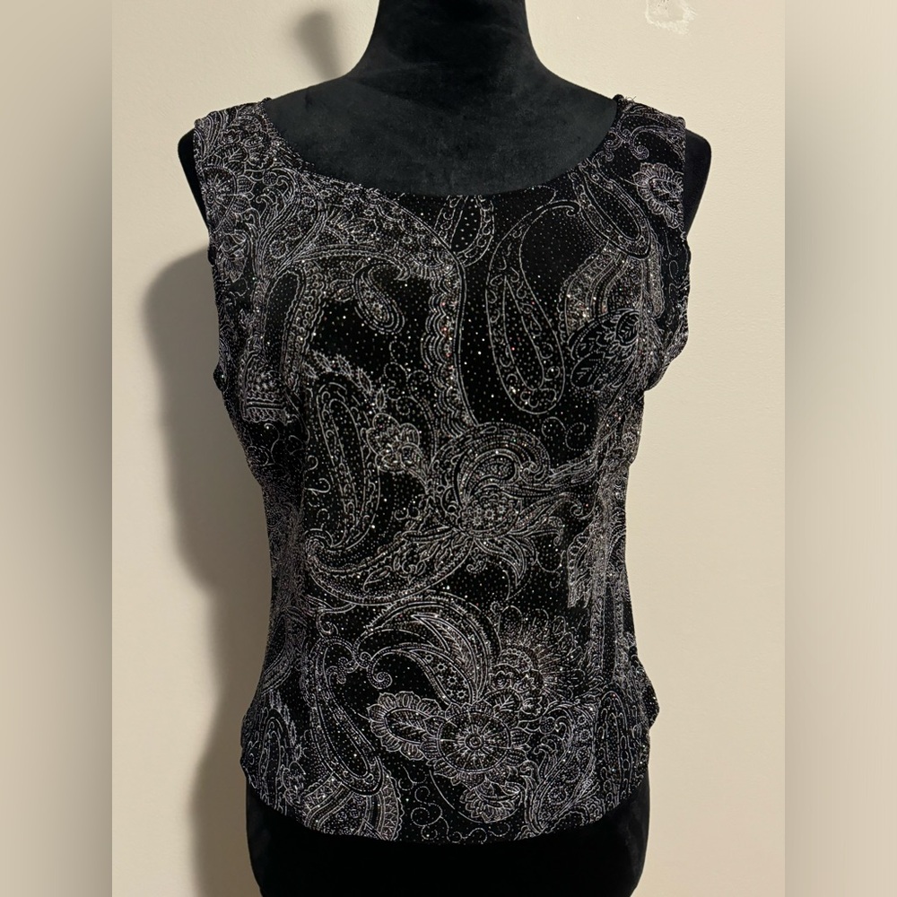 EUC Social Circles Black & Silver Paisley Floral Blouse size large